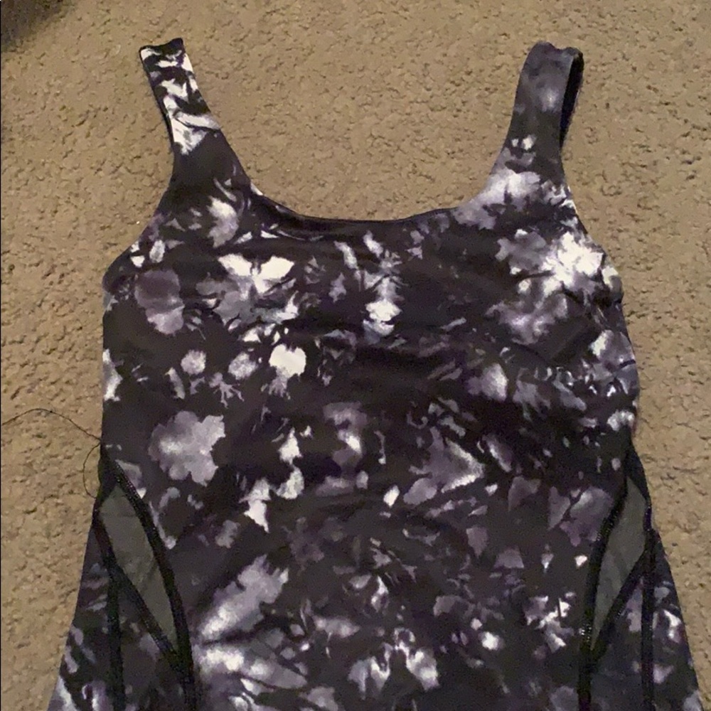 Lululemon tank